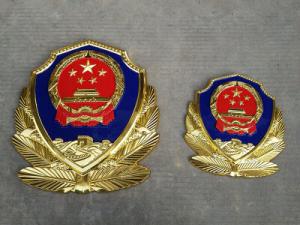 贴金警徽